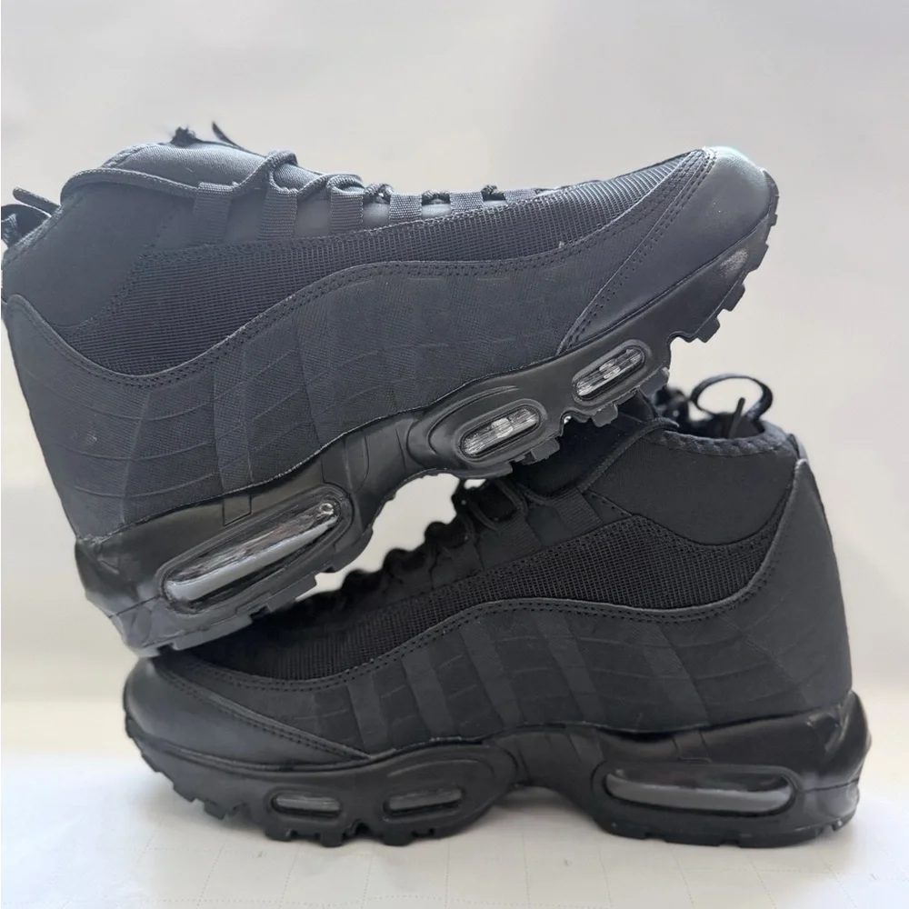 Nike Men's Black High-Top Air-Cushioned Sneakers